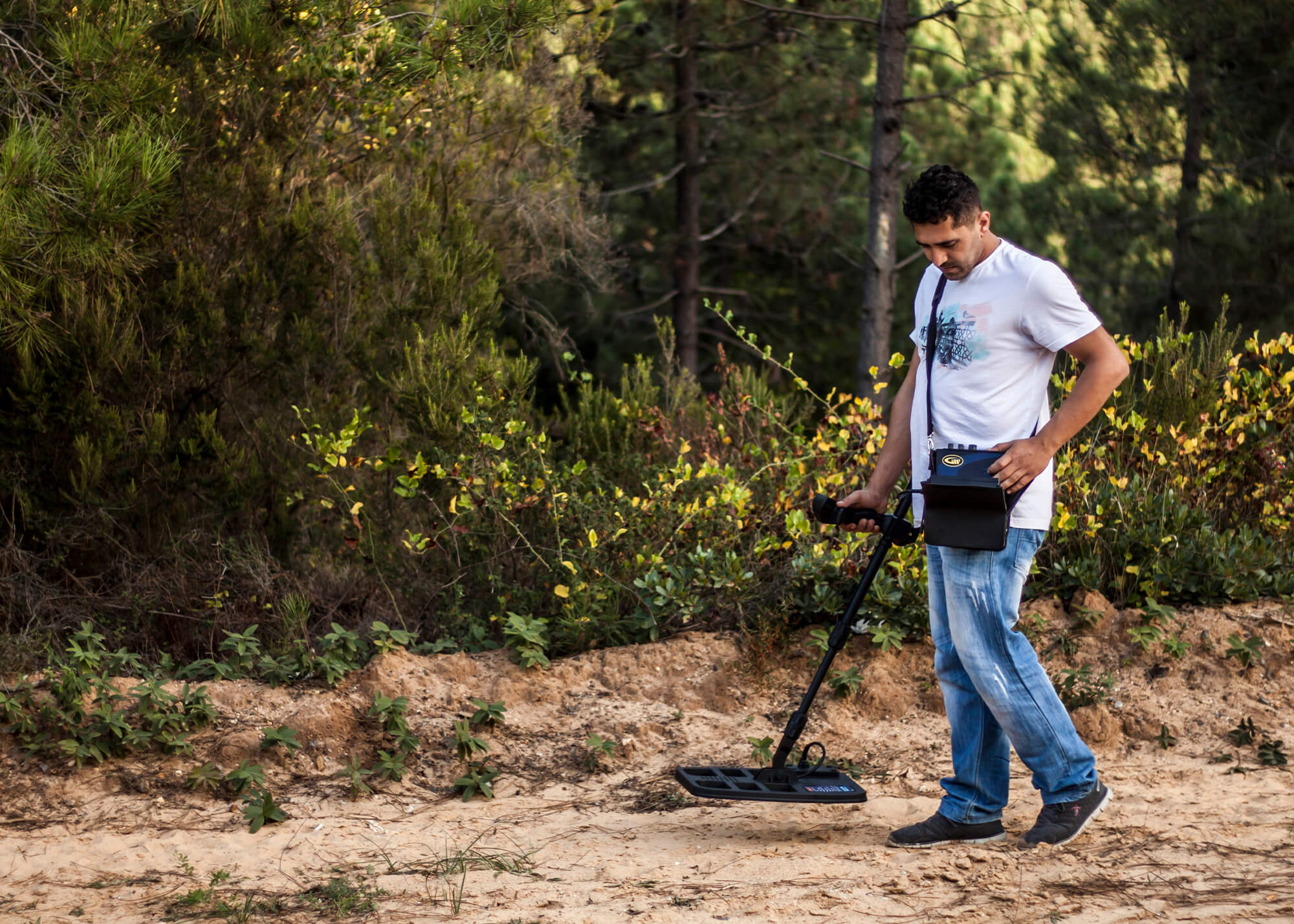 Nokta Deephunter 3D Metal Detector Outdoor Photo - 7