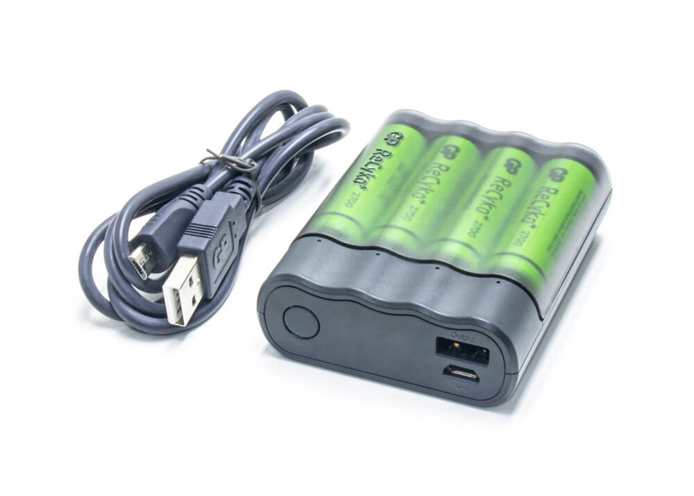 Carregador USB e 4 pilhas AA recarregáveis