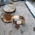 Einen Goldring beim Metalldetektor am Strand gefunden – 2