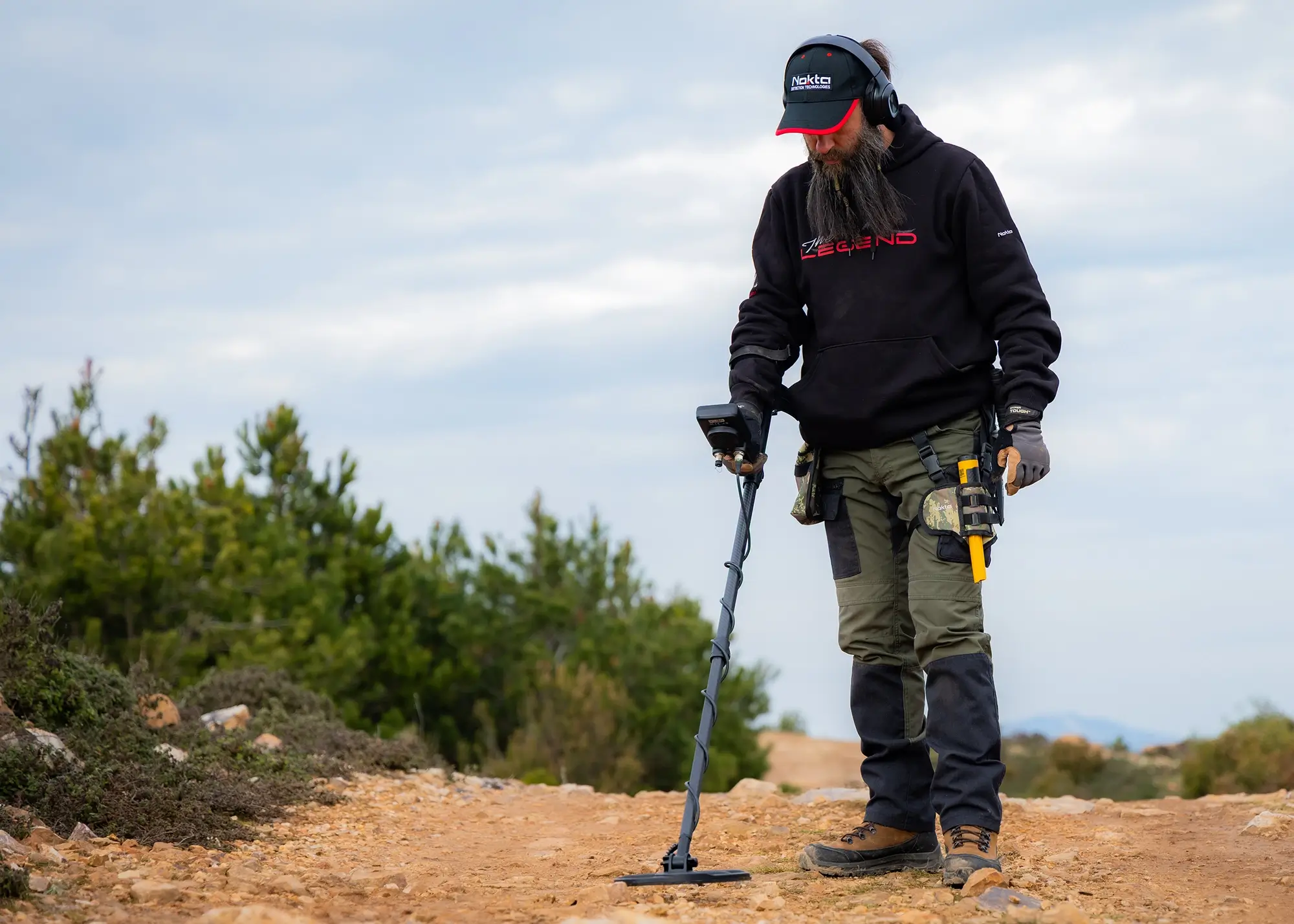nokta-the-legend-metal-detector-2025-styling-photo-1