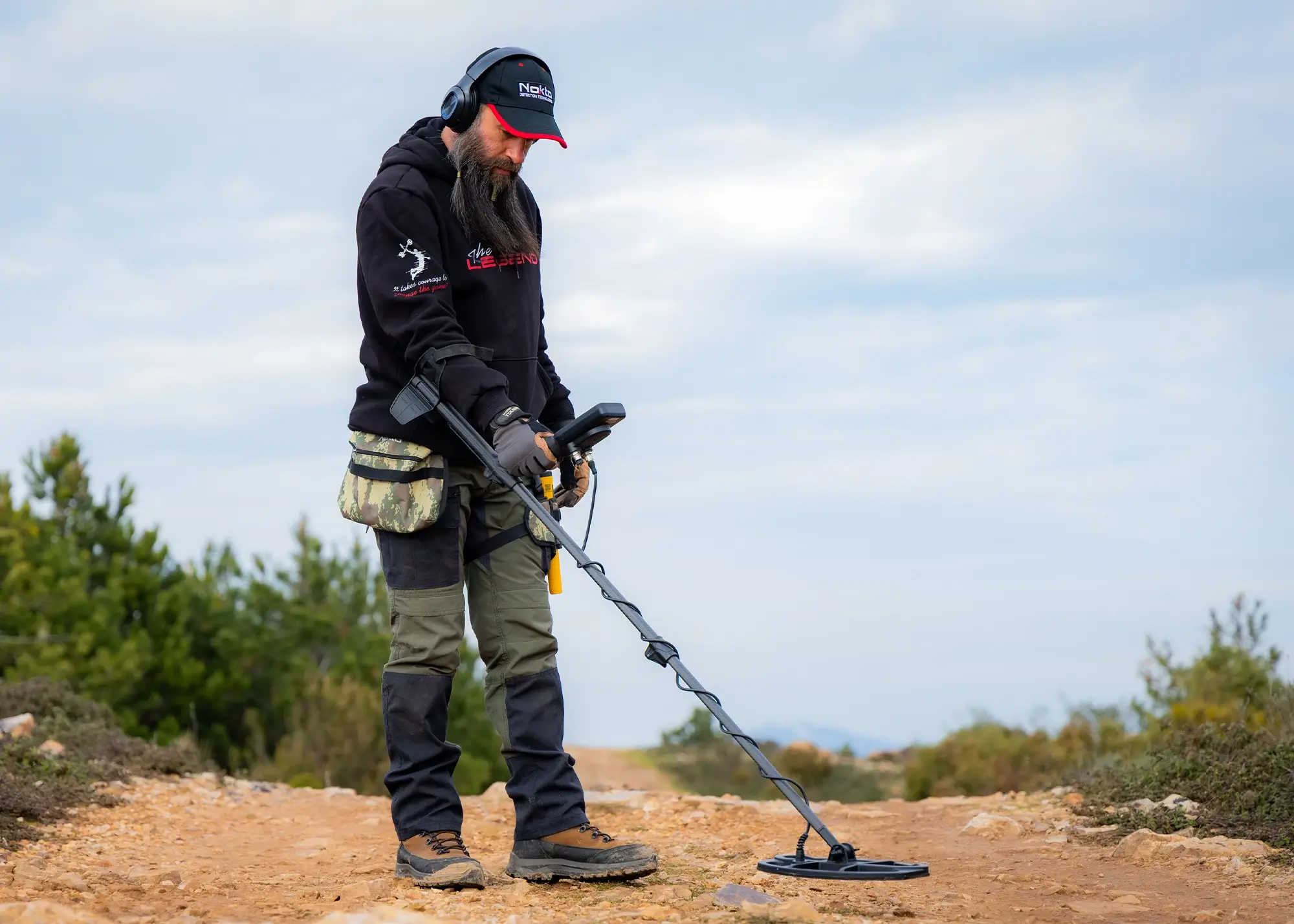 nokta-the-legend-metal-detector-2025-styling-photo-2