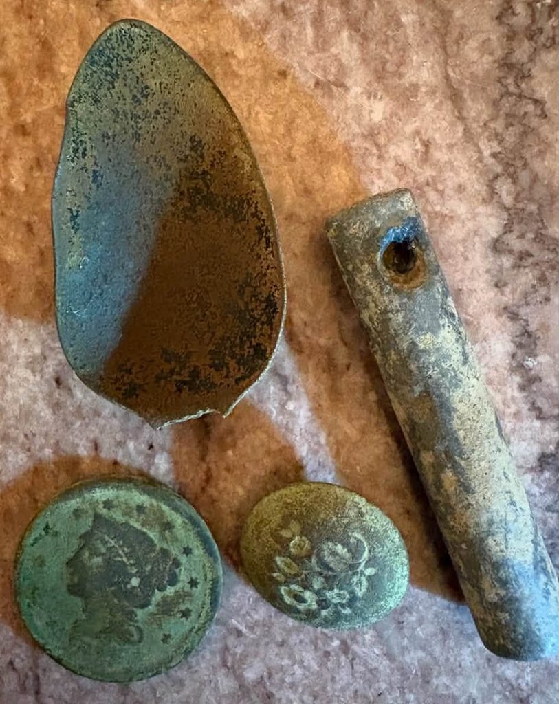Traces of a House from the 1830s - 1